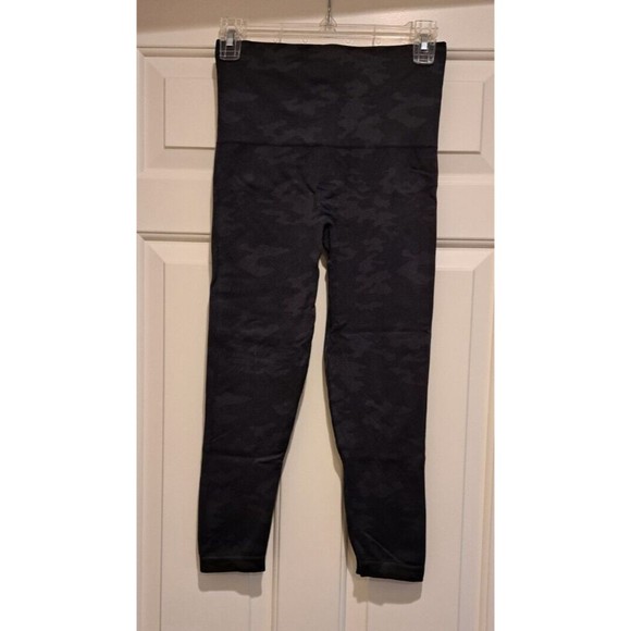 SPANX Black and Grey Camo Leggings Size Medium Women's - Picture 2 of 5